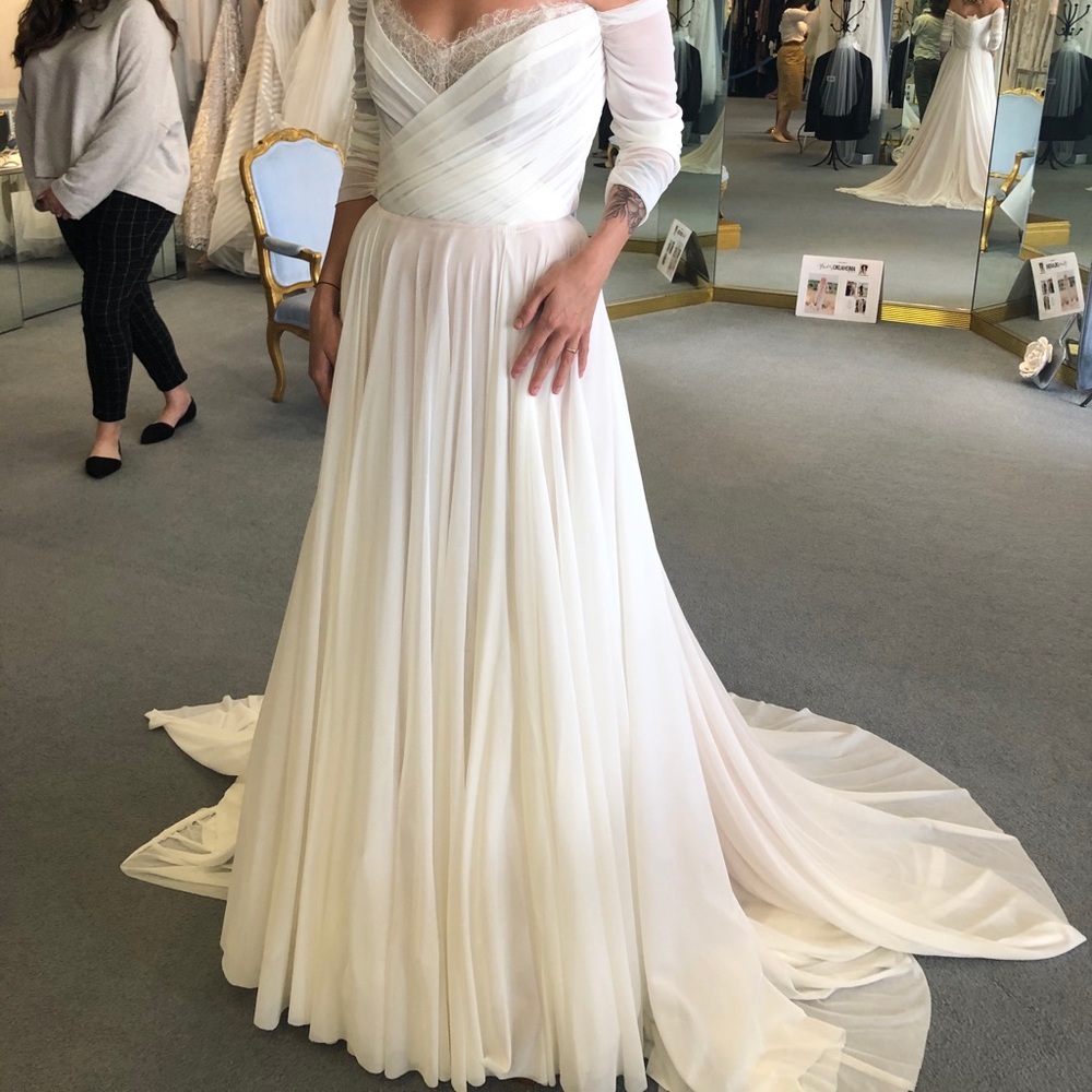 WTOO MILES wedding gown and Toni Federici veil